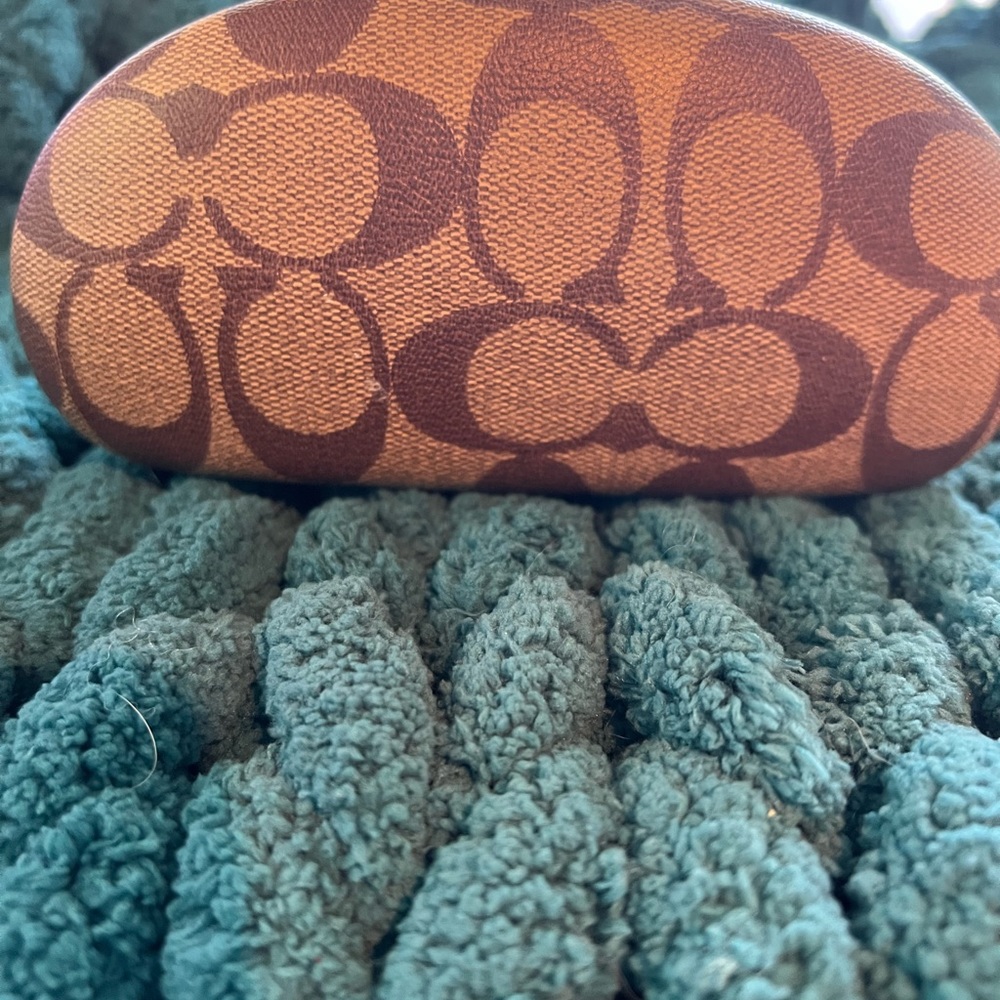 Coach hard shell sunglasses case - Picture 4 of 4